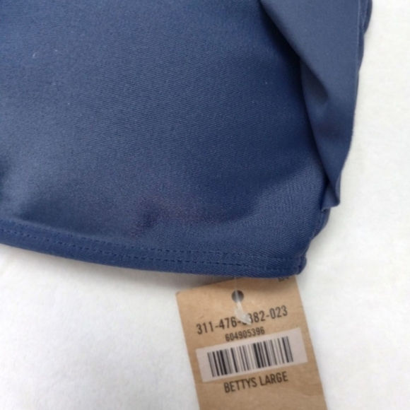 NWT Hollister Betty's Navy Ruffle Bikini Top, size Large - Picture 5 of 8